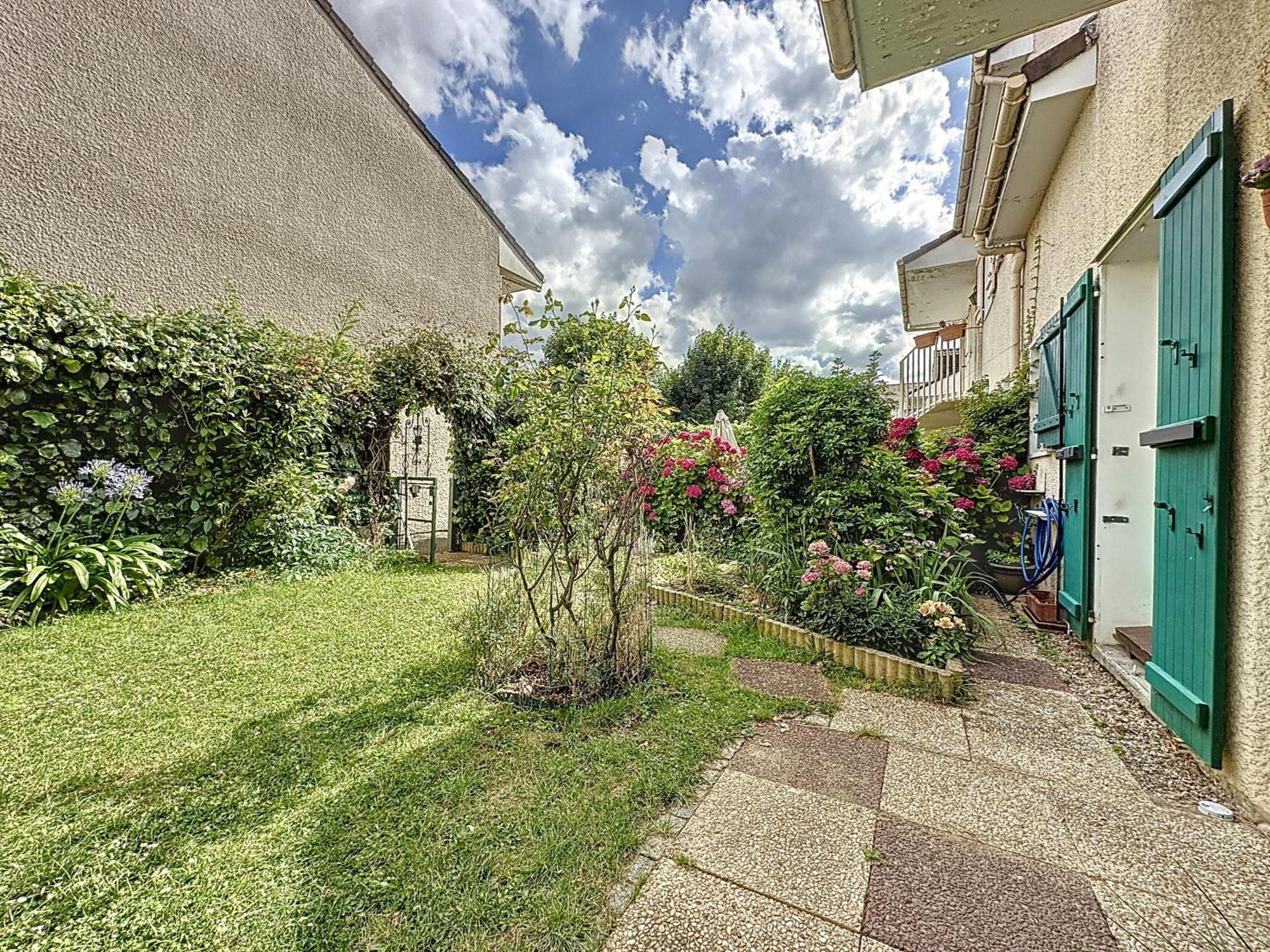 Maison 73M2 Avec Jardin St-Denis Saint-Denis  Exterior photo